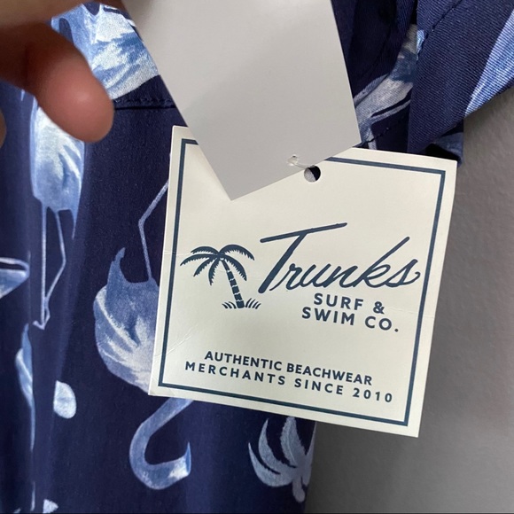 🆕 NWT Trunks Surf & Swim Co. Waikiki Aloha Shirt - Picture 5 of 10
